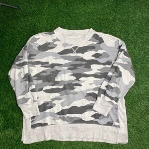 Aerie Women’s LG long sleeve crew neck gray camo pullover sweater